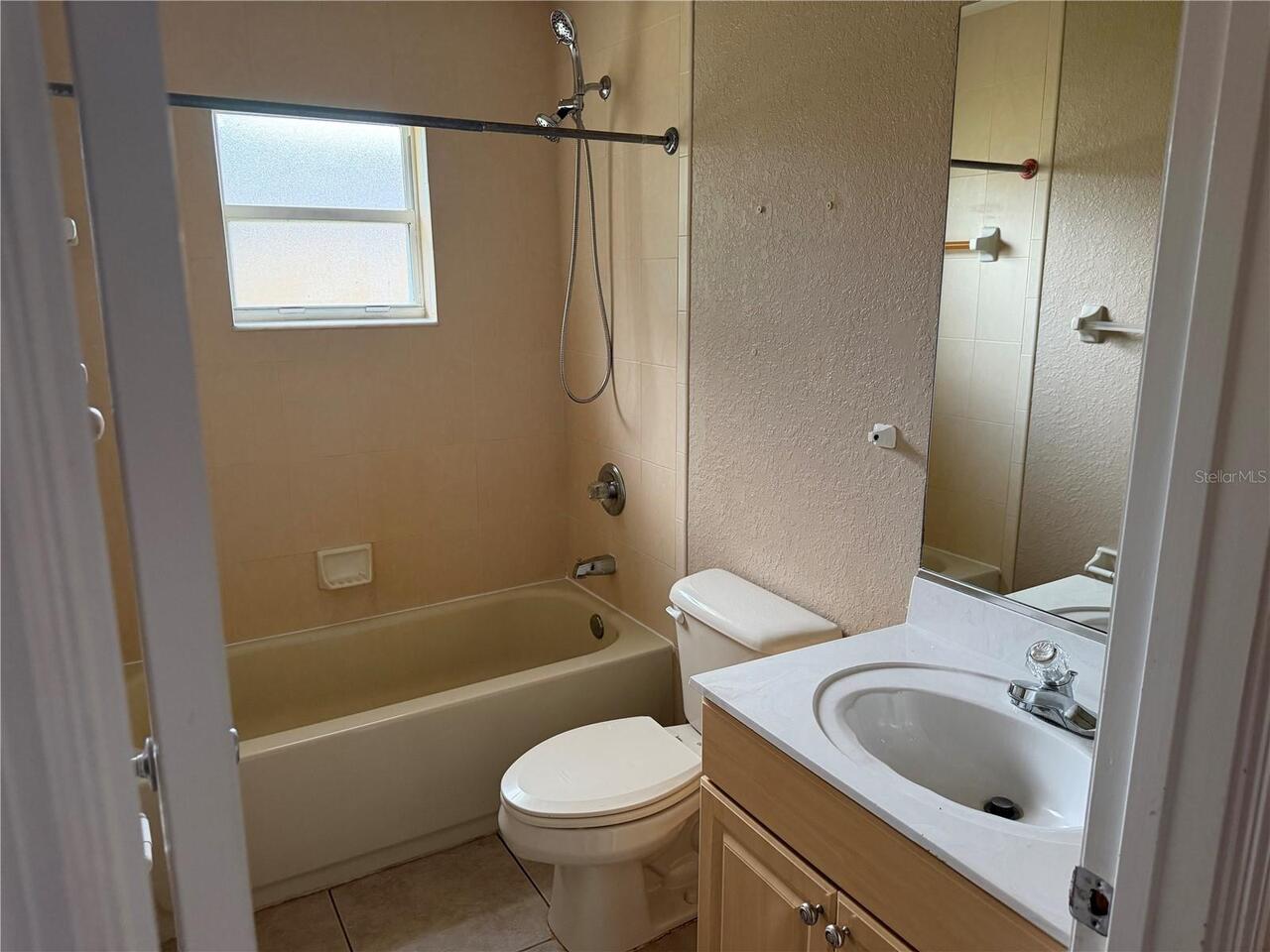 Listing Photo 12