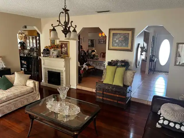 Listing Photo 9