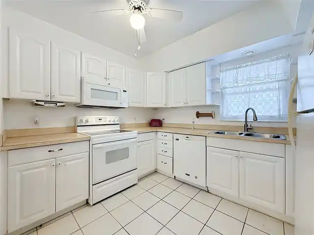 Listing Photo 9