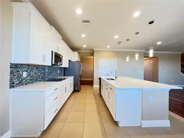 Listing Photo 9