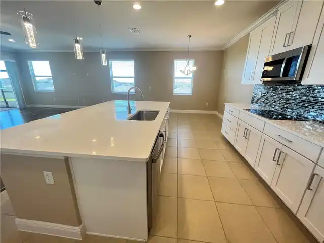 Listing Photo 14