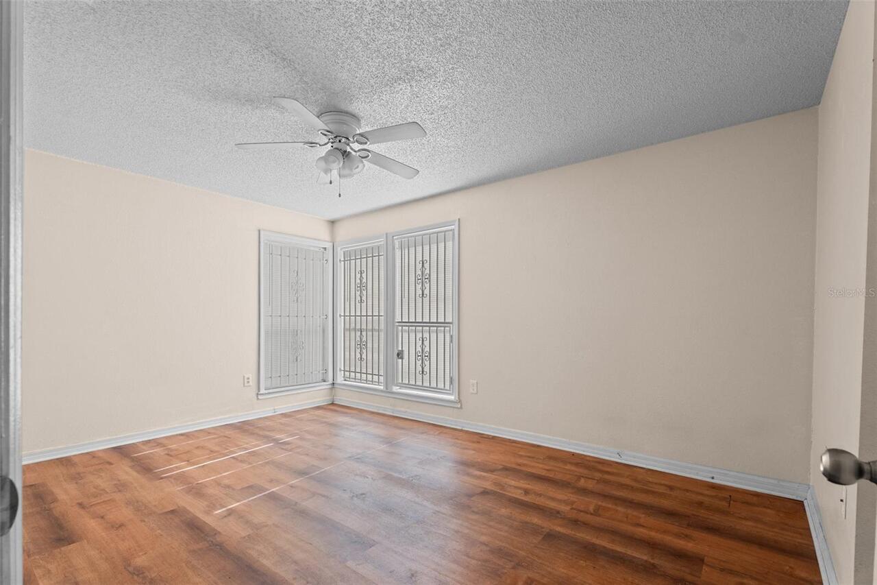 Listing Photo 14