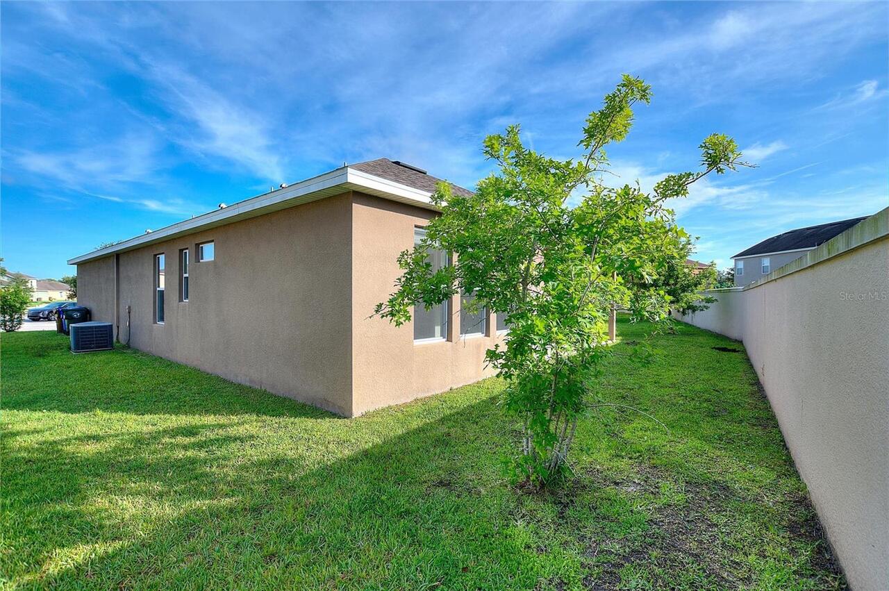 Listing Photo 8