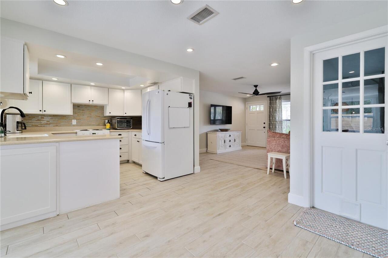 Listing Photo 8