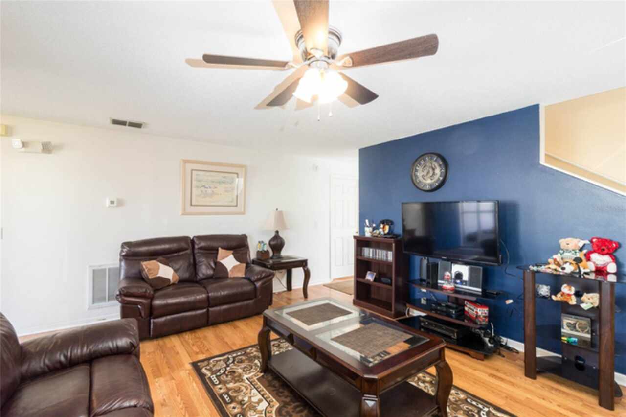Listing Photo 6