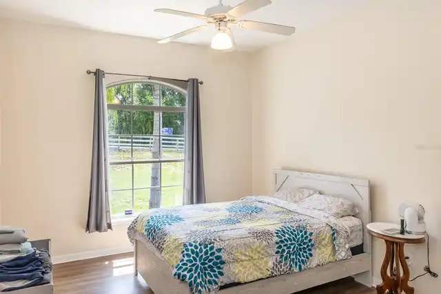 Listing Photo 18