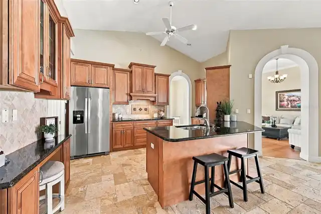 Listing Photo 10