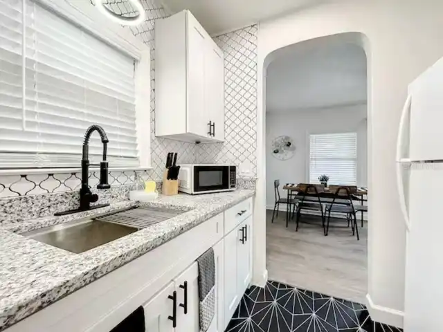 Listing Photo 10