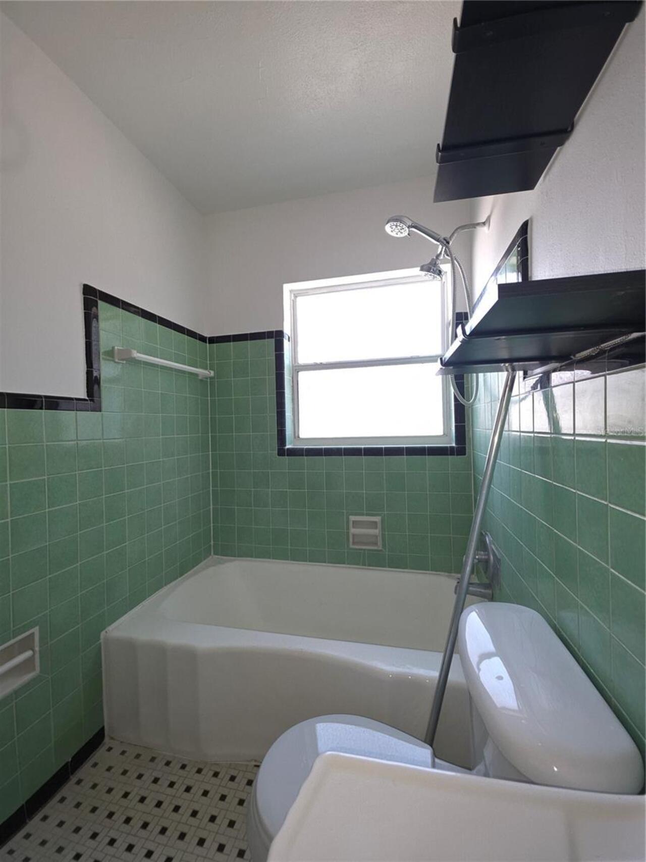 Listing Photo 15