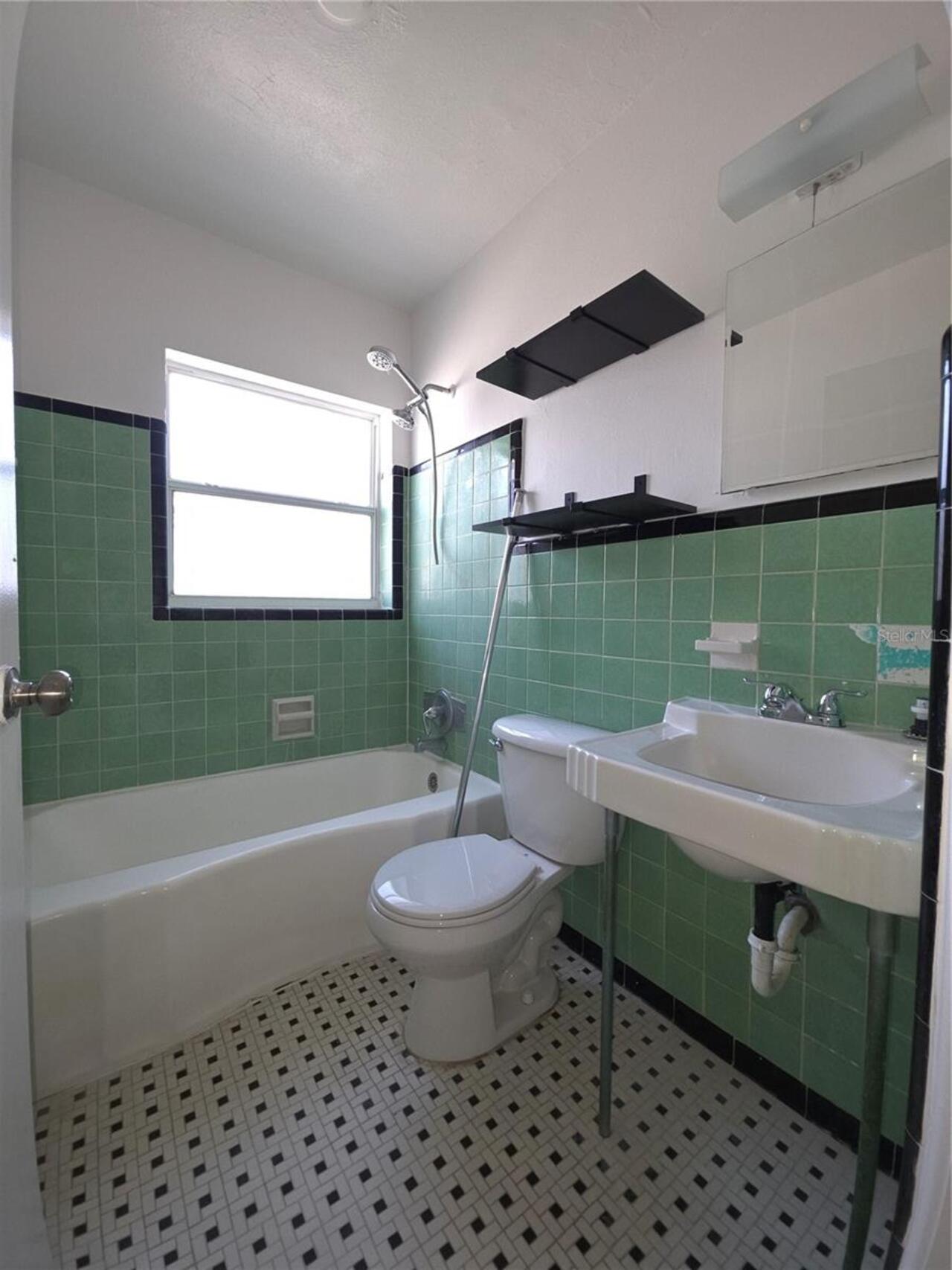 Listing Photo 16