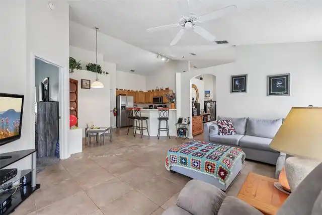 Listing Photo 8