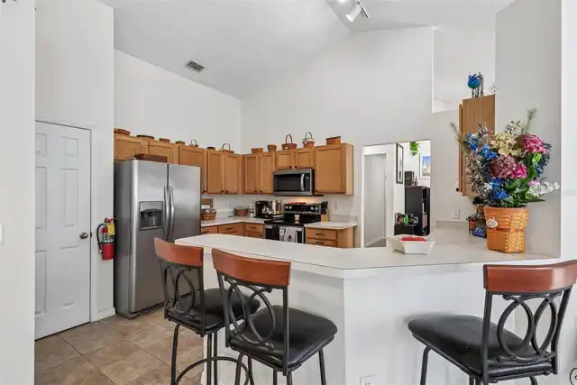 Listing Photo 11