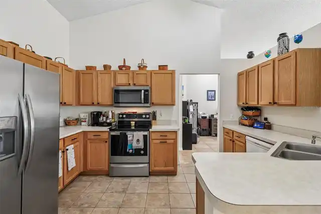 Listing Photo 12