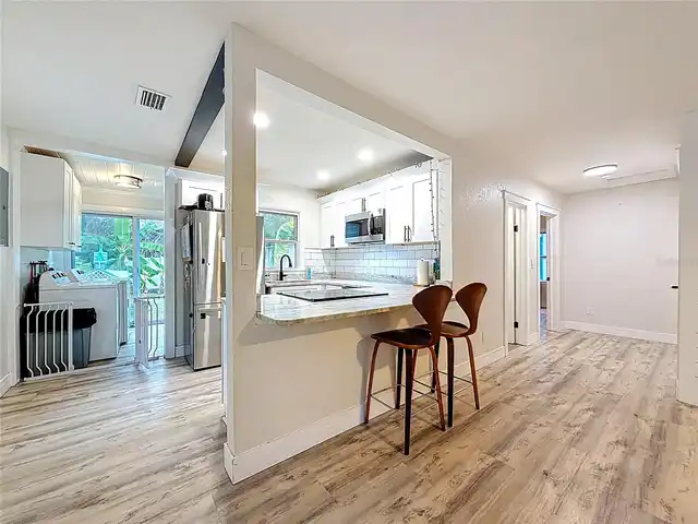 Listing Photo 12