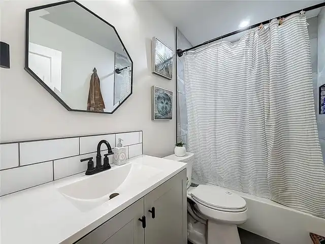 Listing Photo 24
