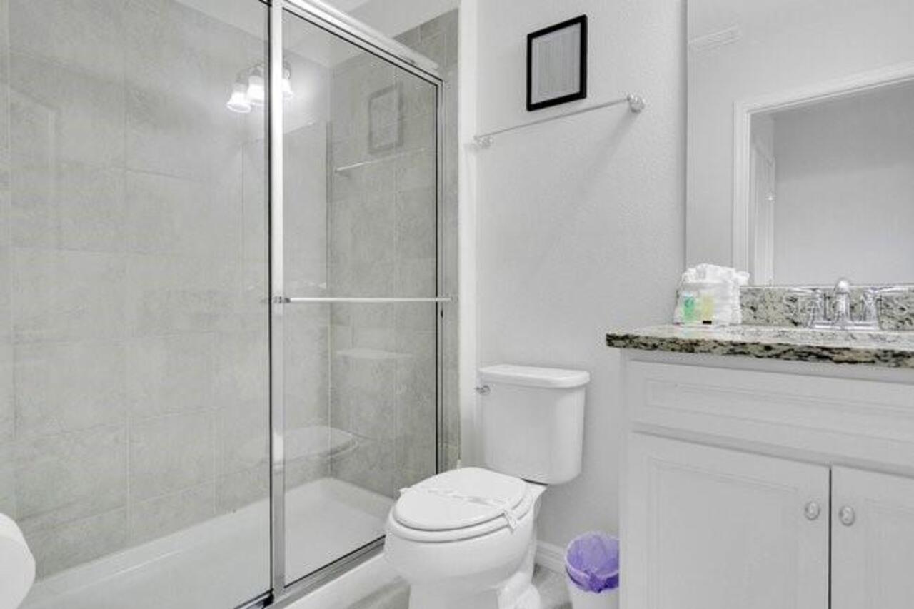 Listing Photo 12