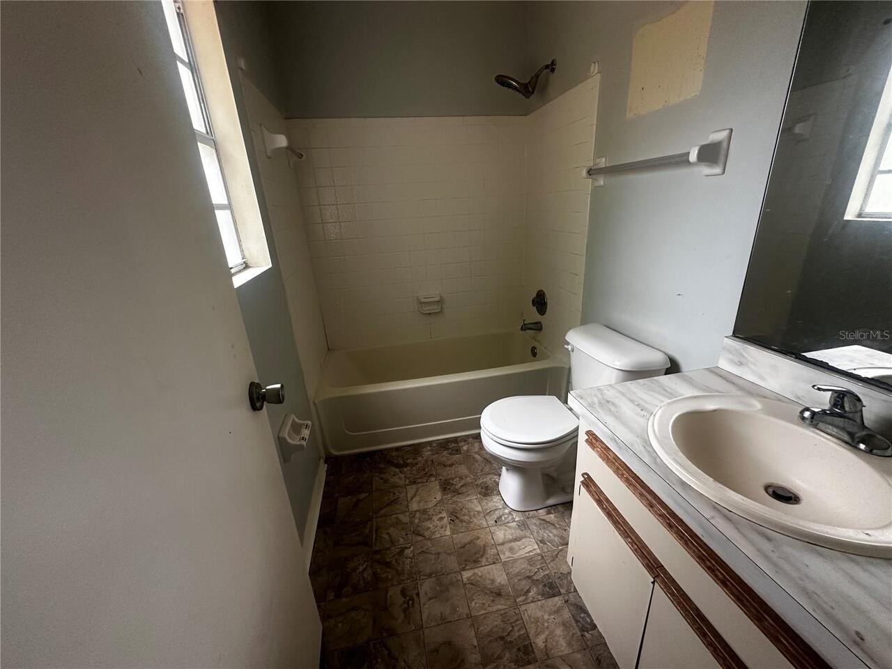 Listing Photo 8
