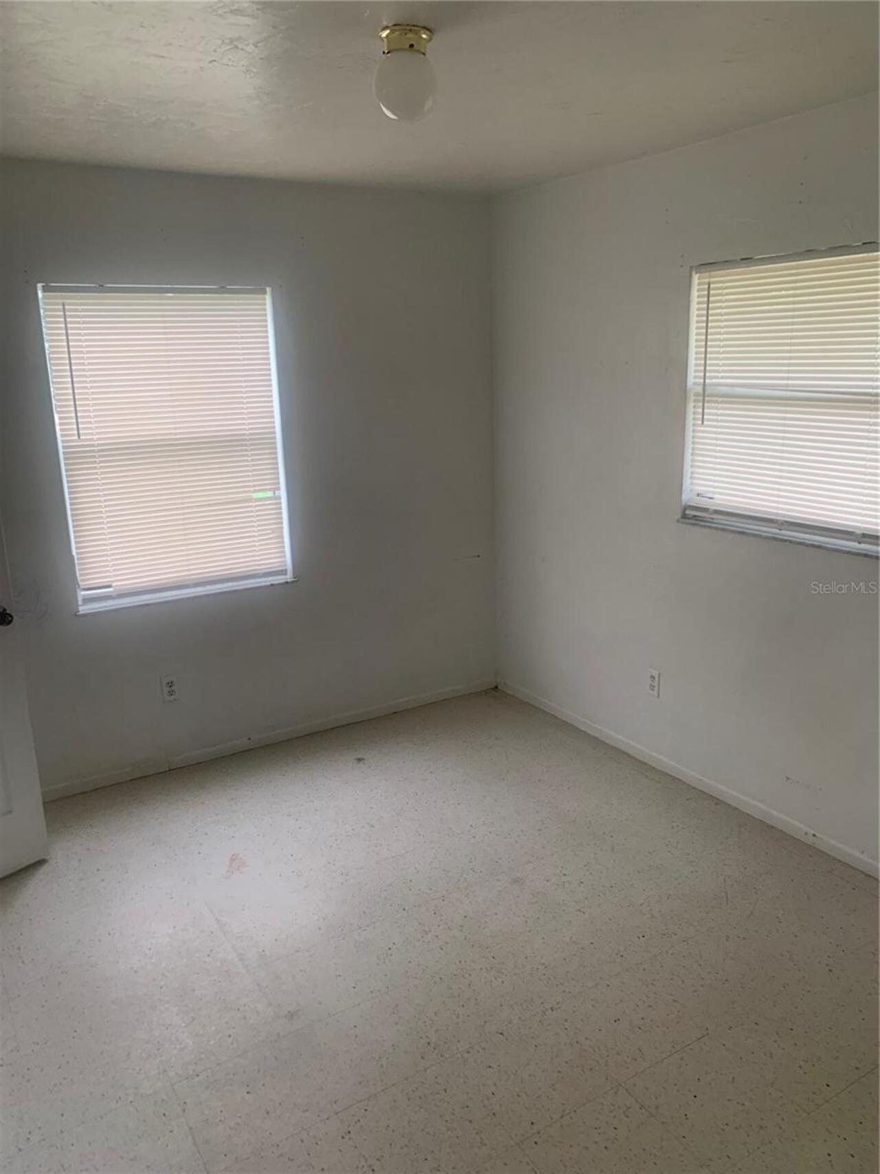 Listing Photo 12