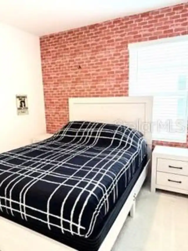 Listing Photo 8