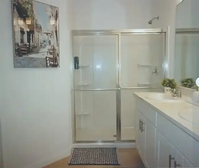 Listing Photo 11