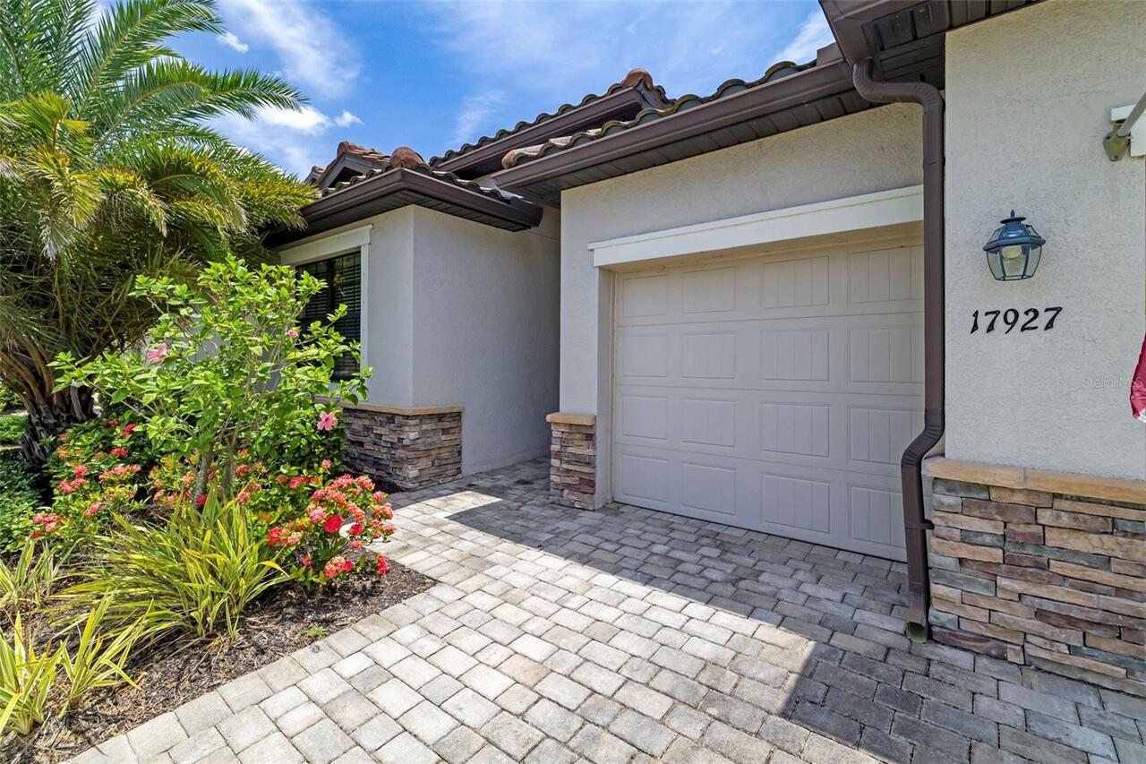 Listing Photo 8
