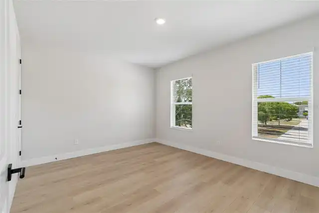 Listing Photo 34