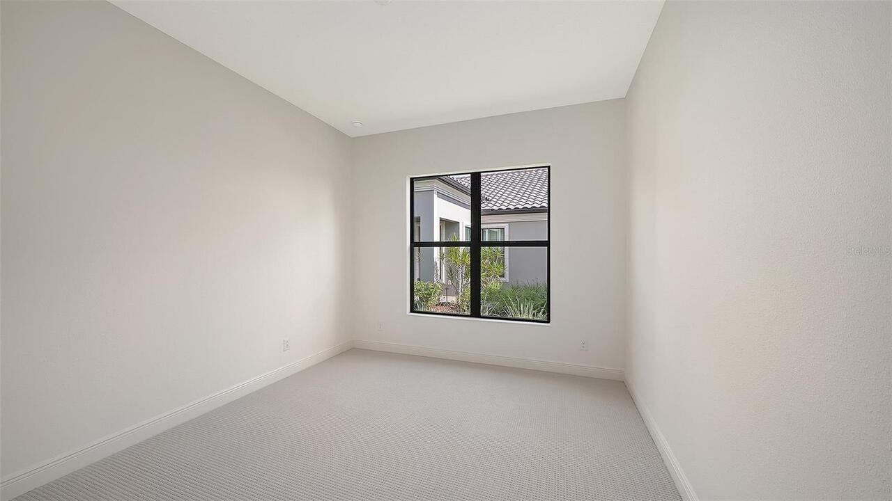 Listing Photo 33