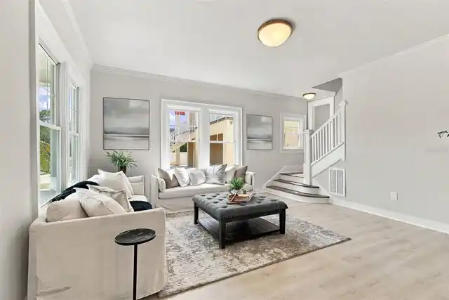 Listing Photo 11