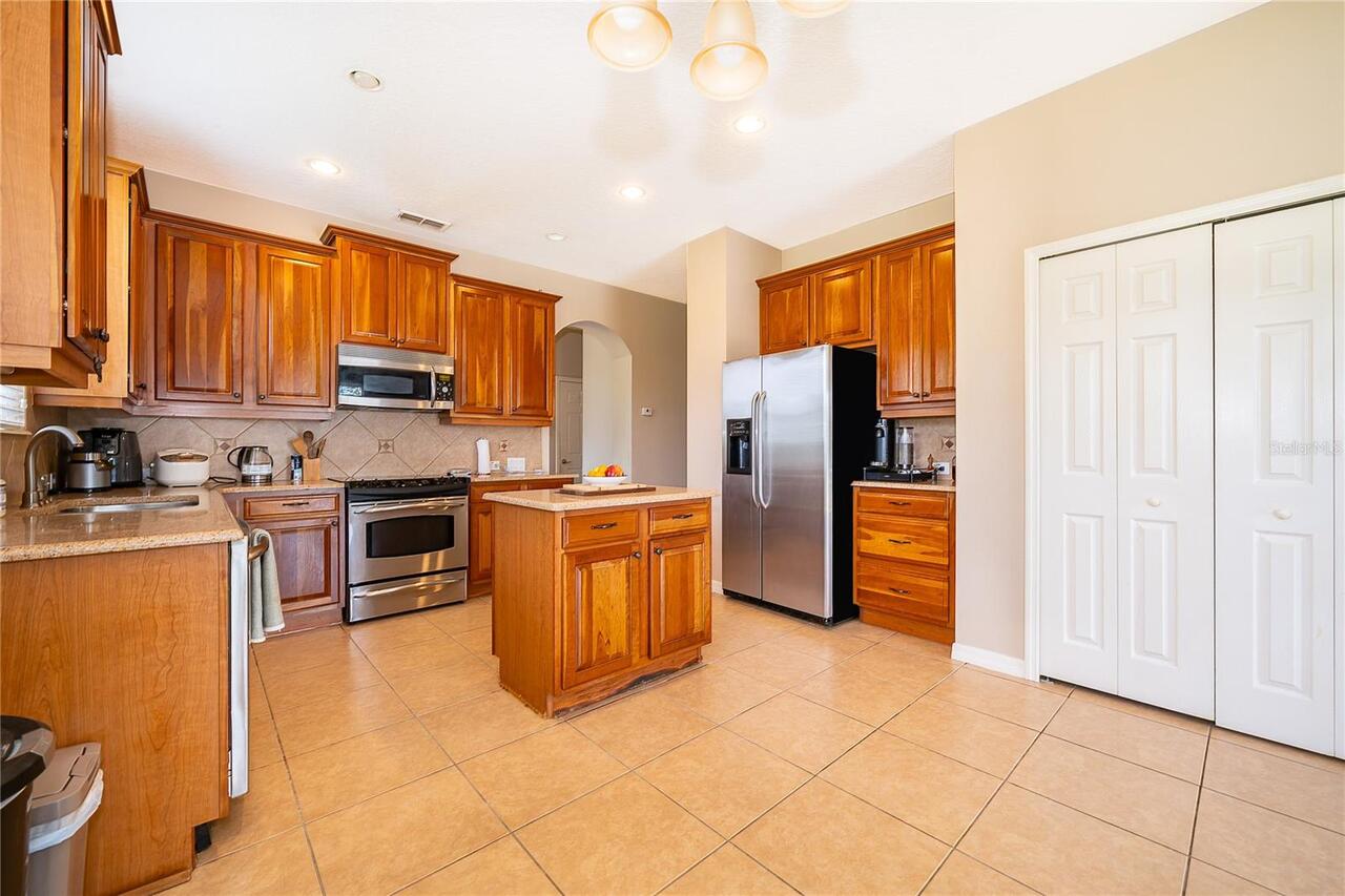 Listing Photo 10