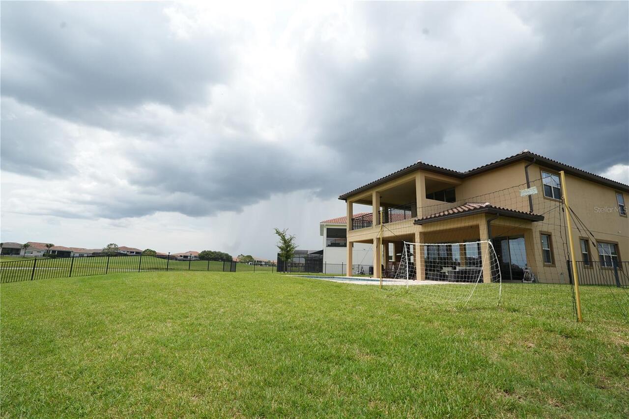 Listing Photo 11