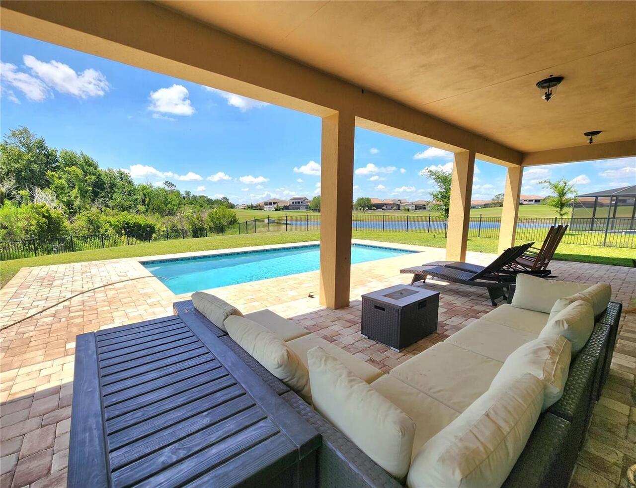Listing Photo 8