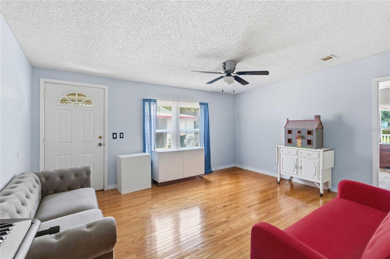Listing Photo 10