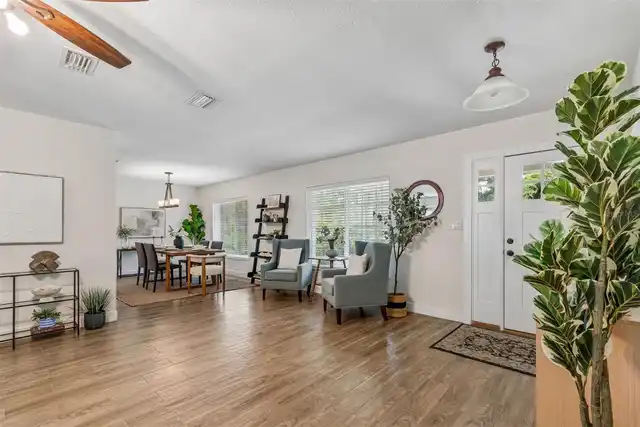 Listing Photo 8
