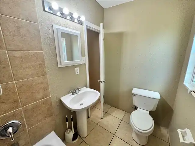 Listing Photo 12