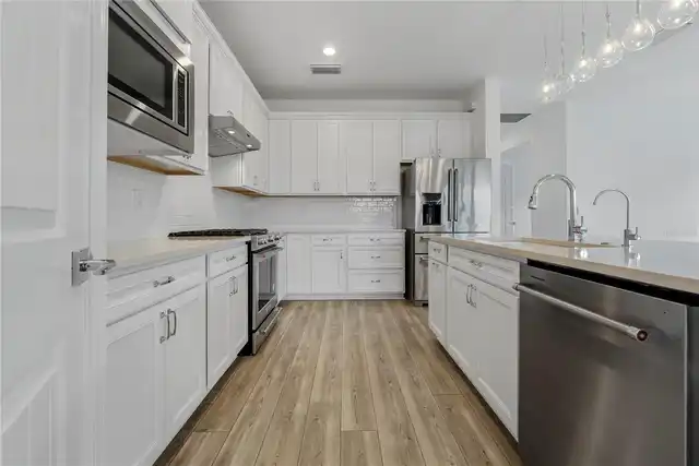 Listing Photo 17