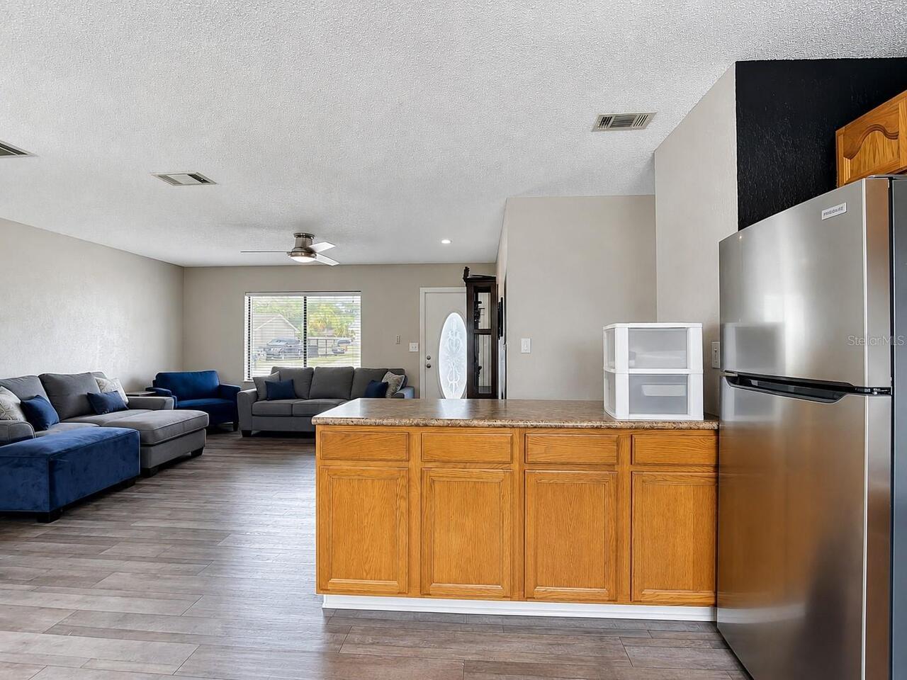 Listing Photo 8