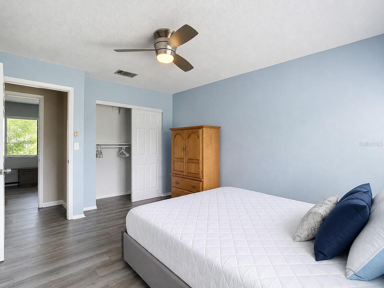 Listing Photo 12