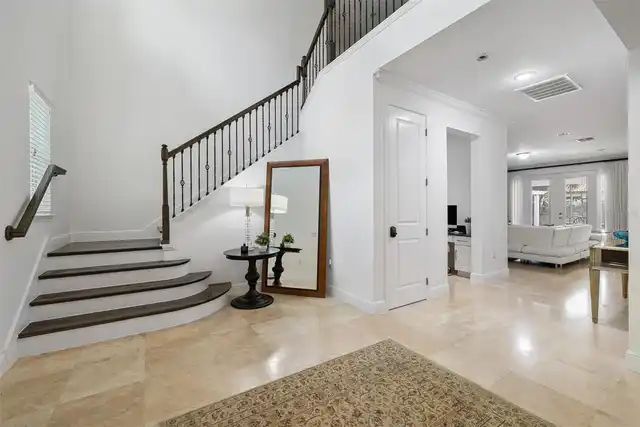 Listing Photo 11