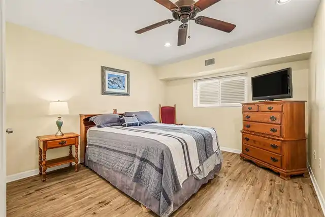 Listing Photo 15