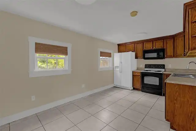 Listing Photo 15