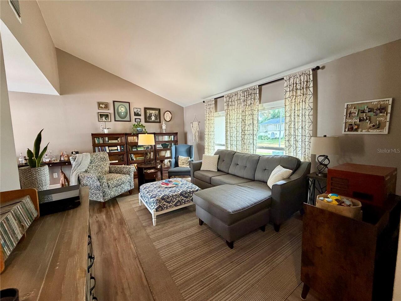 Listing Photo 11