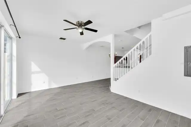 Listing Photo 12