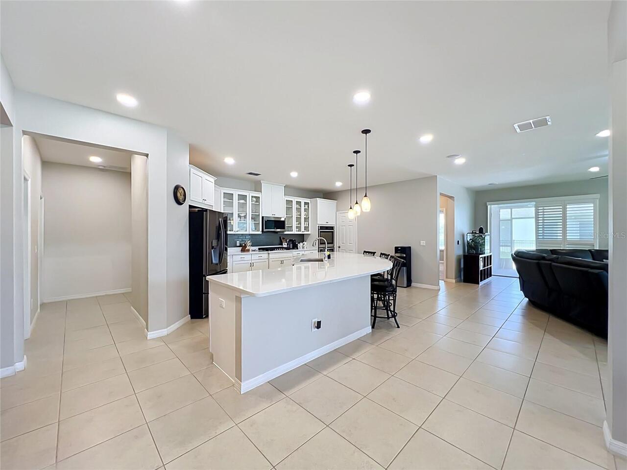Listing Photo 12