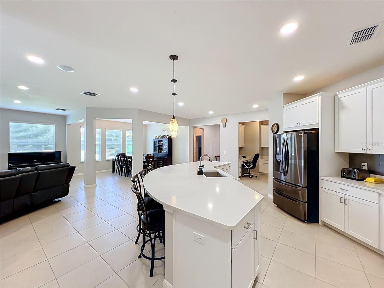 Listing Photo 17