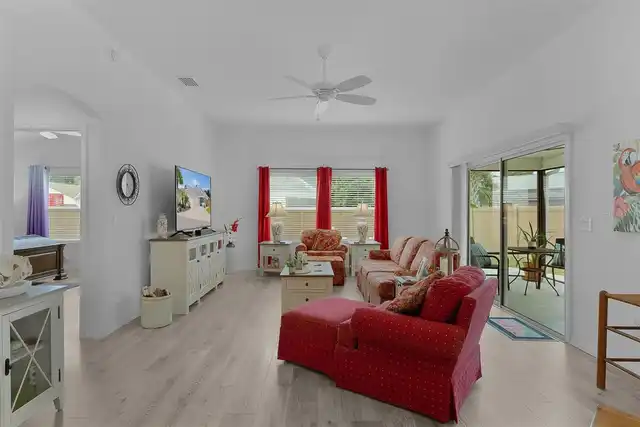 Listing Photo 18