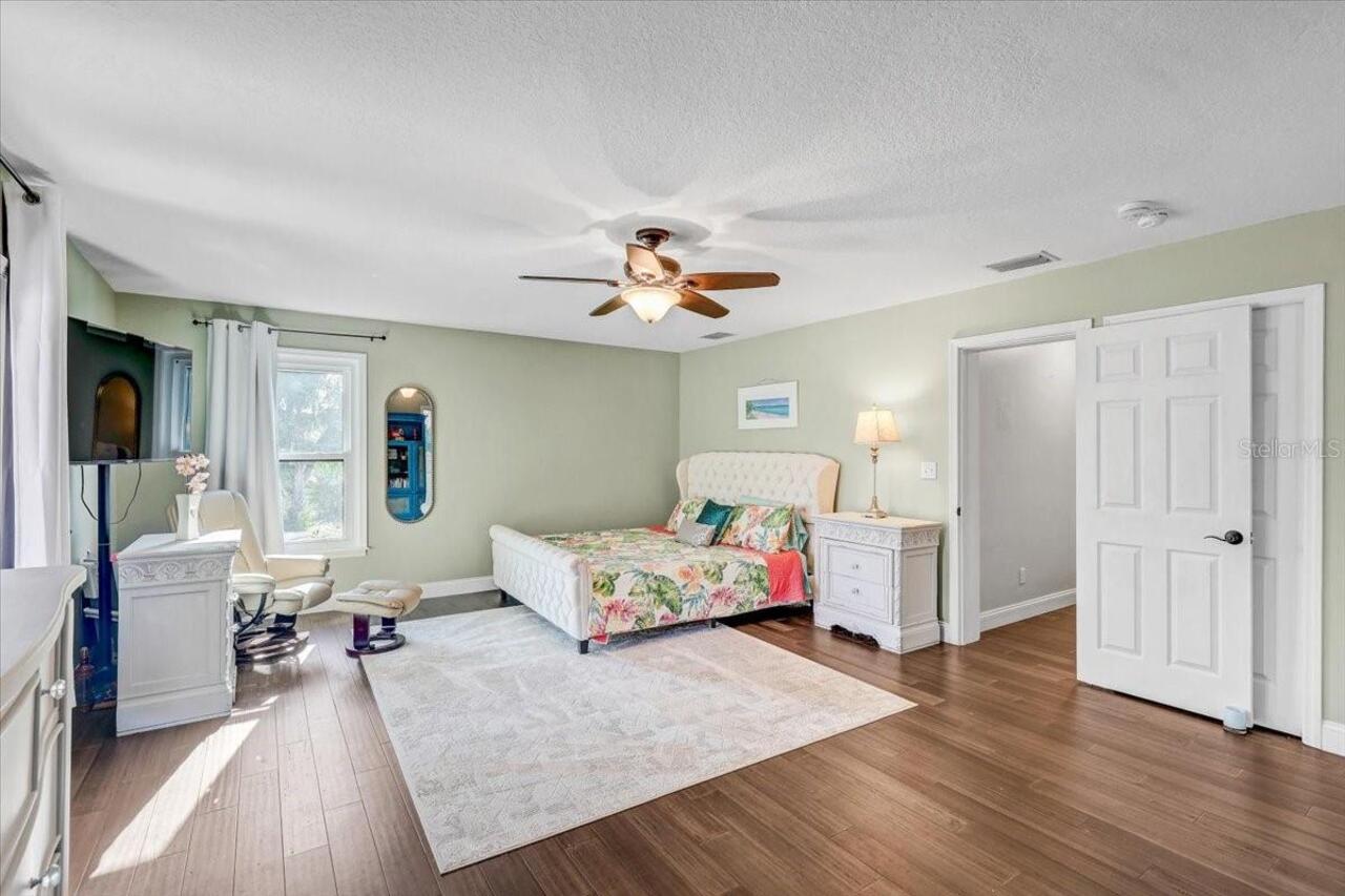 Listing Photo 32