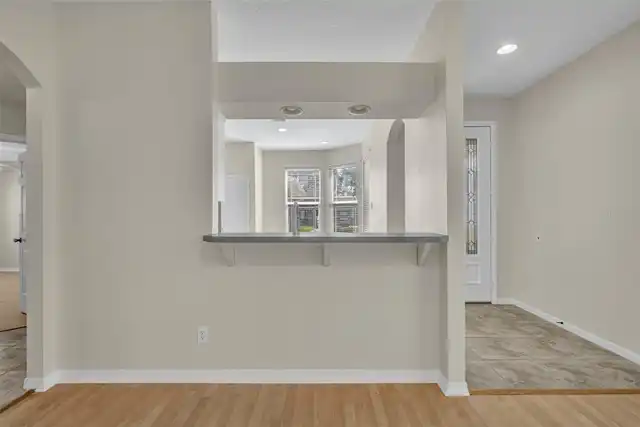 Listing Photo 14