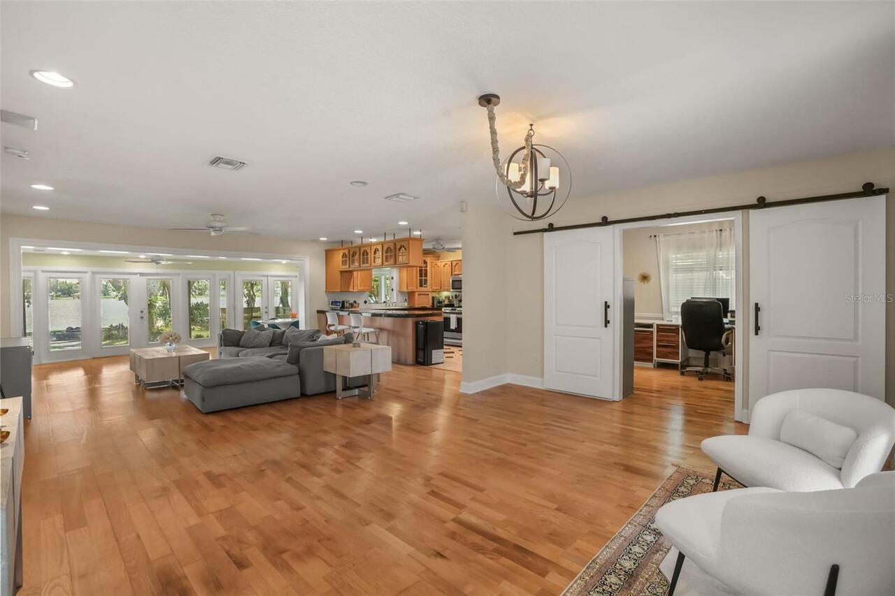 Listing Photo 10