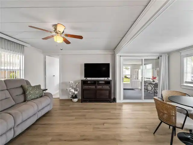 Listing Photo 23