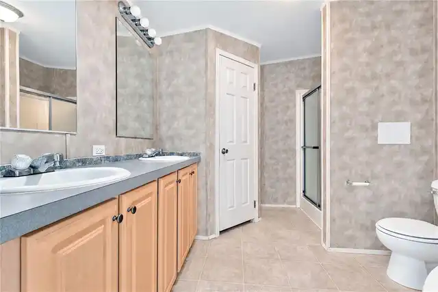 Listing Photo 11